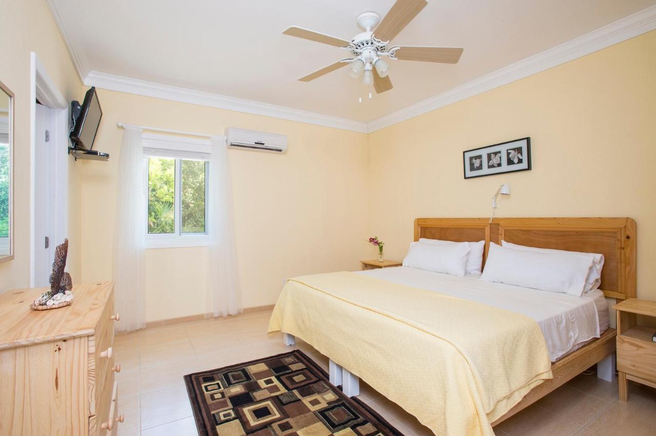 Sir Charles Guest House Palmetto Point Exterior photo