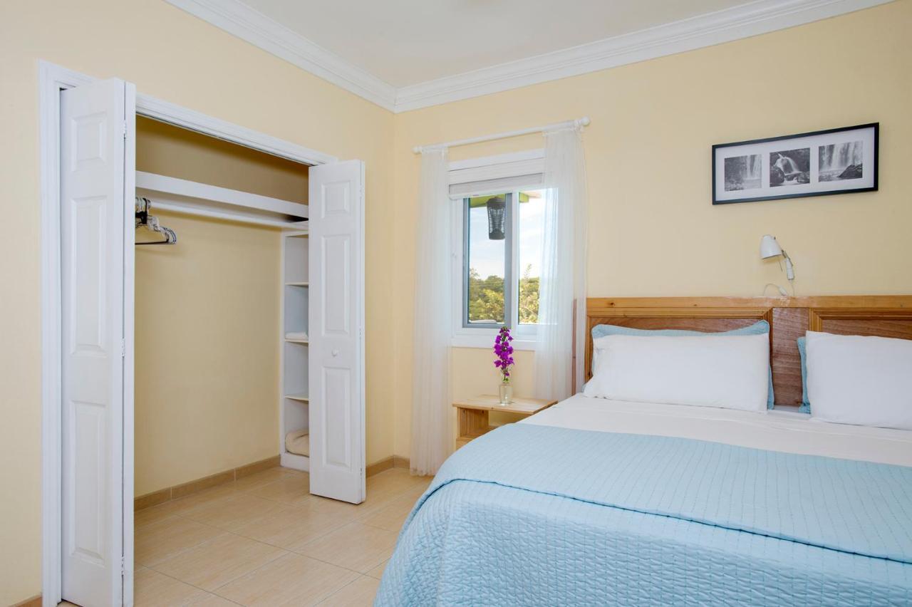 Sir Charles Guest House Palmetto Point Exterior photo